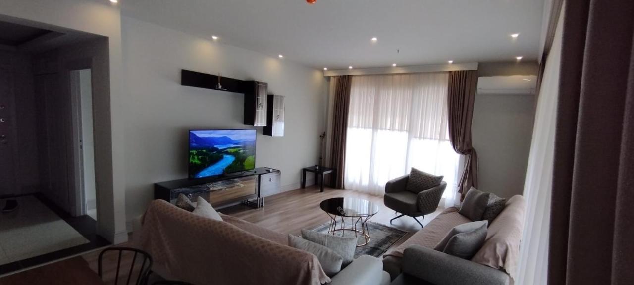First Avenue Mall & Appartement Istanboel